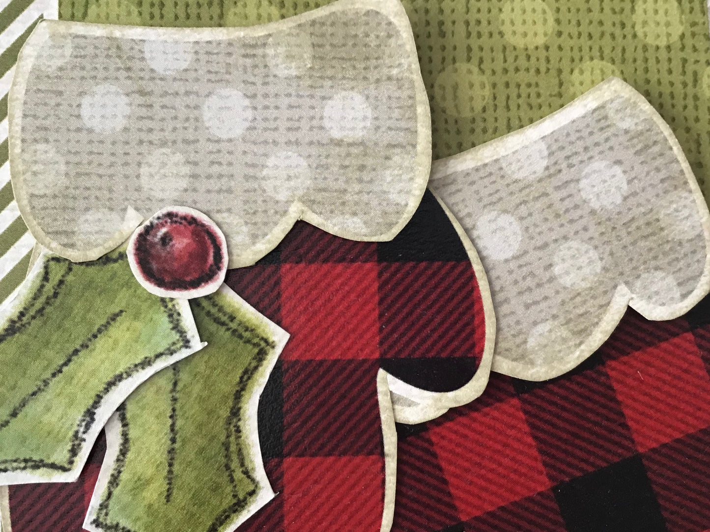 CCO122 - Card Cut Out #122 Buffalo Plaid Mittens