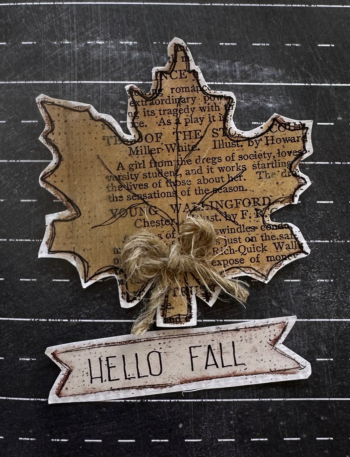 CCO 710 Card Cut Out #710 Maple Leaf Cream