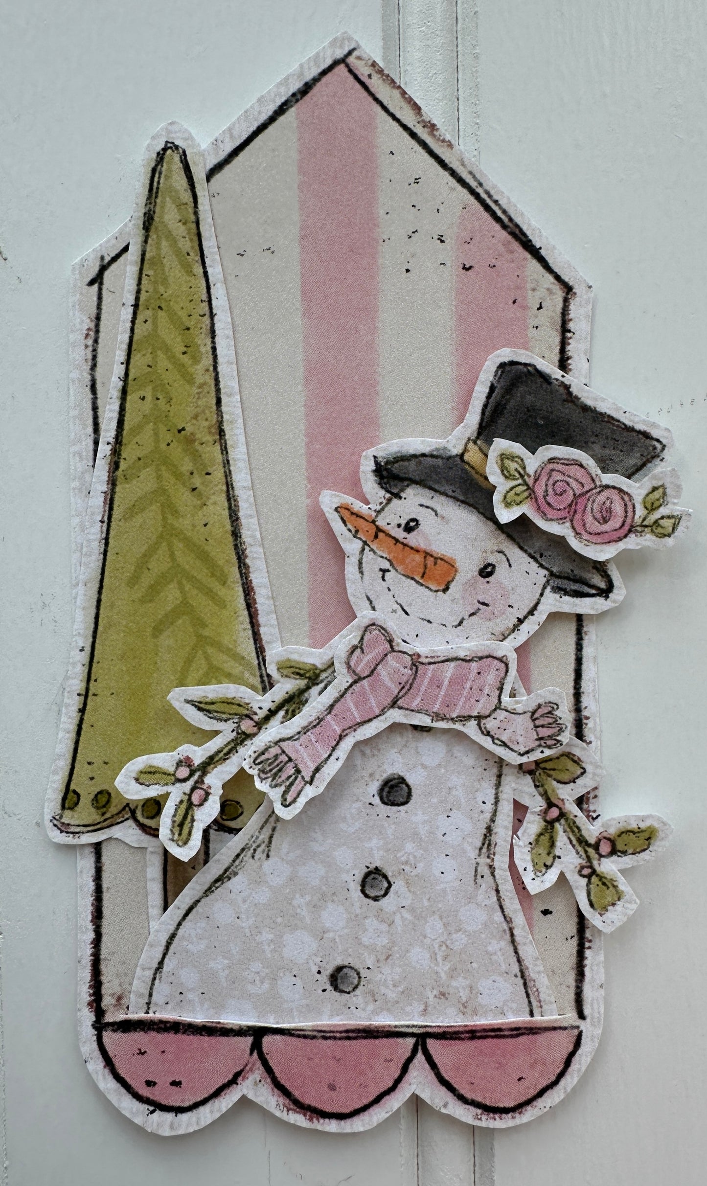 CCO 1023 Card Cut Out 1023 Pink Geranium Scalloped Tag